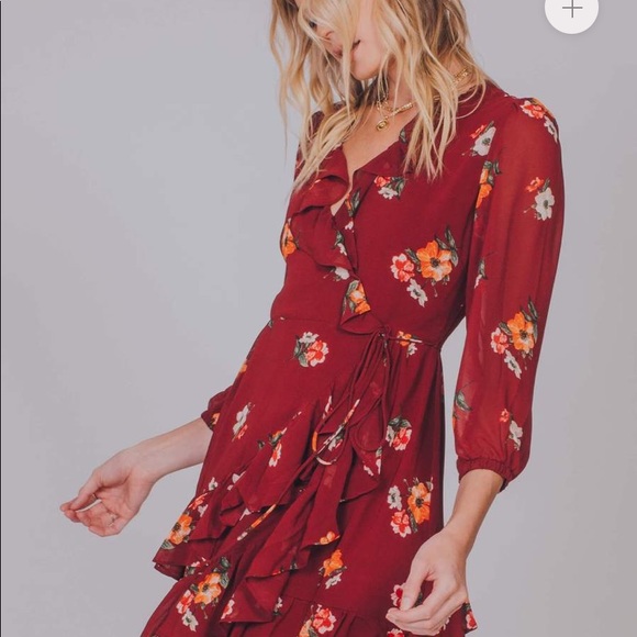 Astr Dresses & Skirts - ASTR The Label Cheyanne Dress in Burgundy Floral